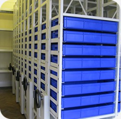 Geology collection on mobile racking